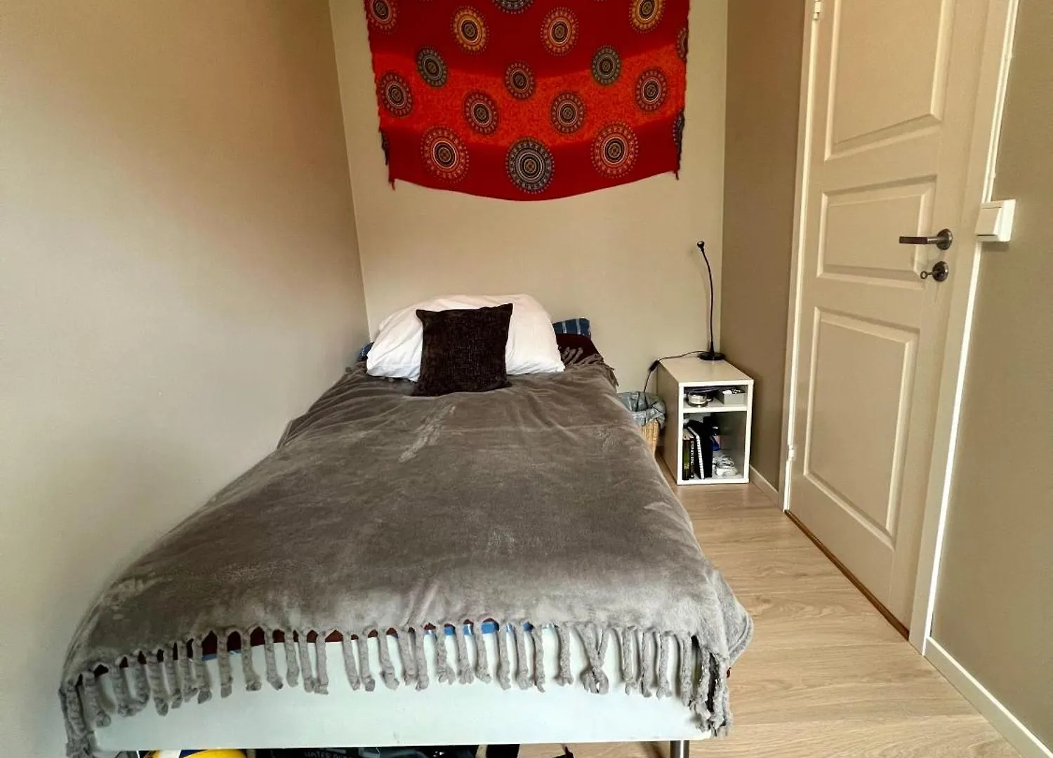 Newly Renovated Home With Lots Of Light! Bergen Lejlighed